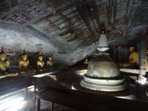 ダンブッラ石窟寺院